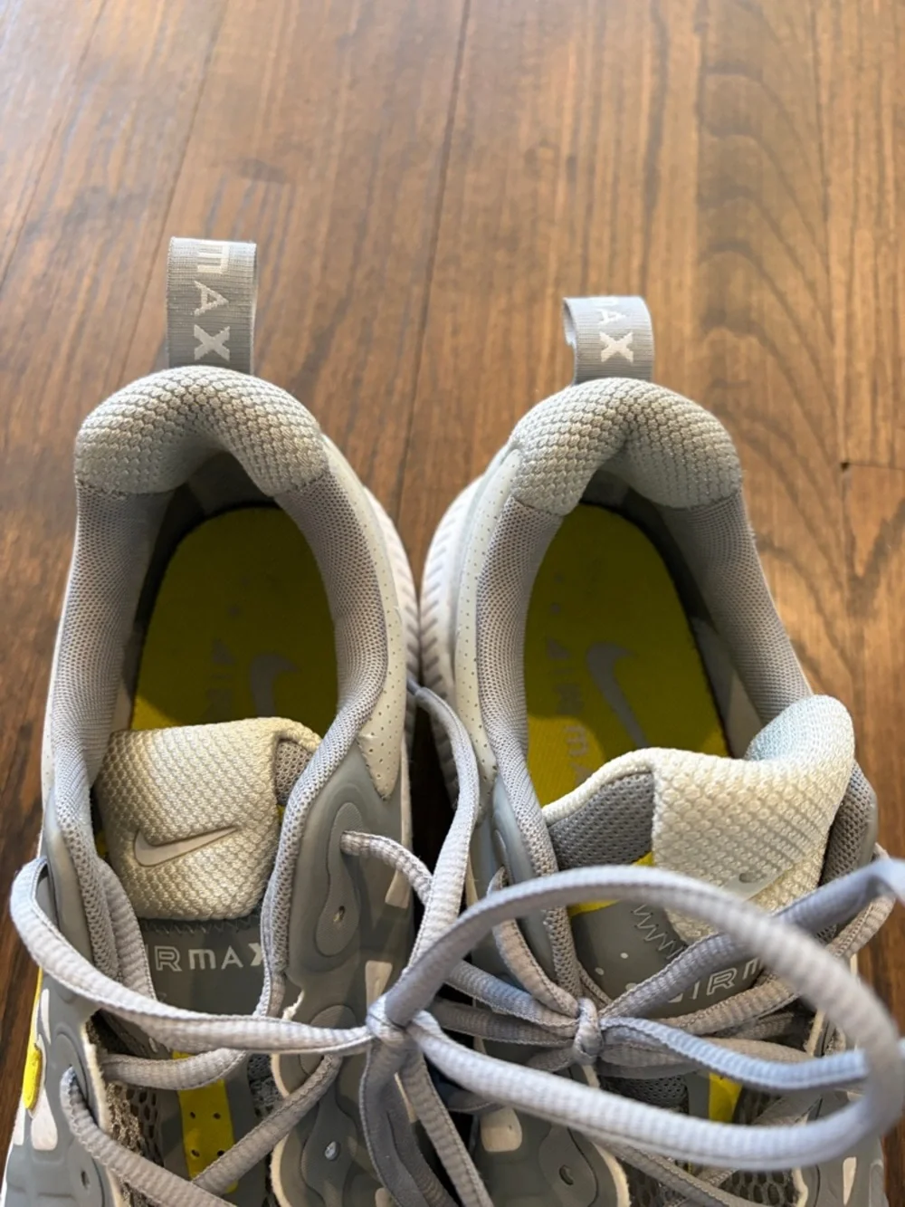 Nike Men’s Gray and Yellow Athletic Sneakers Size 13 - Picture 3 of 12